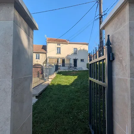 Moderne Pour 8 Pers, Charme Au Coeur De La Nature - Fr-1-611-120 Holiday home Bricon