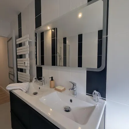 Moderne Pour 8 Pers, Charme Au Coeur De La Nature - Fr-1-611-120 Holiday home