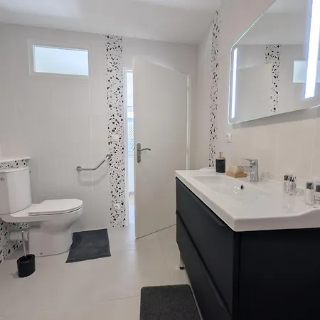Moderne Pour 8 Pers, Charme Au Coeur De La Nature - Fr-1-611-120 Holiday home