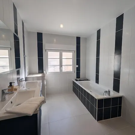 Moderne Pour 8 Pers, Charme Au Coeur De La Nature - Fr-1-611-120 Bricon